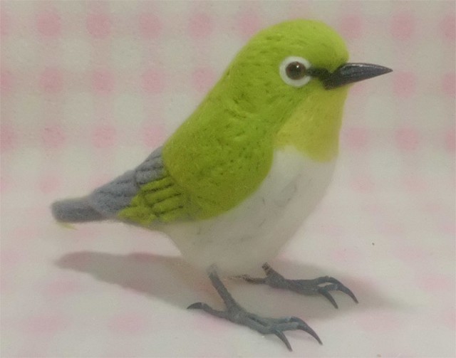 受注作成品 メジロ 目白 野鳥 リアルサイズ 羊毛フィギュア 野鳥 1 1サイズ 羊毛フェルト 工房 小鳥屋さん