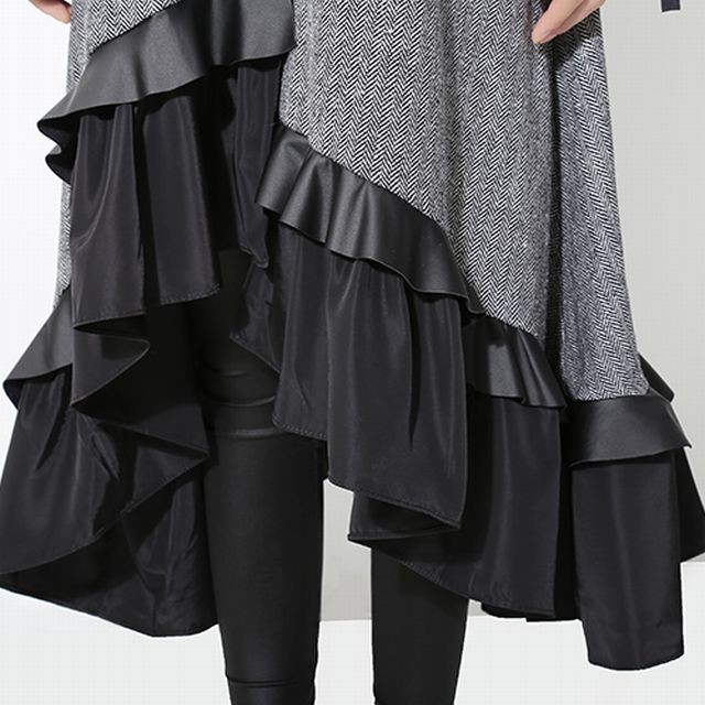 不規則デザイン シャツワンピース 袖ストラップ 袖紐 アシメ 韓国ファッション レディース ワンピース アシンメトリー プリーツ 大人カジュアル 大人可愛い ガーリー Lapel Pleated Big Hem Shirt Ruffled Dress 韓国レディースファッション通販 Stella Mococo