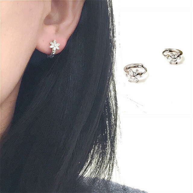 7107 シンプルなデザイン ミニフープピアス 軟骨フープピアス 軟骨ピアス 四角フープピアス Hoopingearrings アレルギー対応 高級感フープピアス 上品なフープピアス Mikajewelry