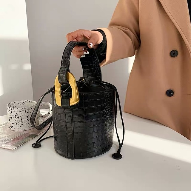 retro bucket bag