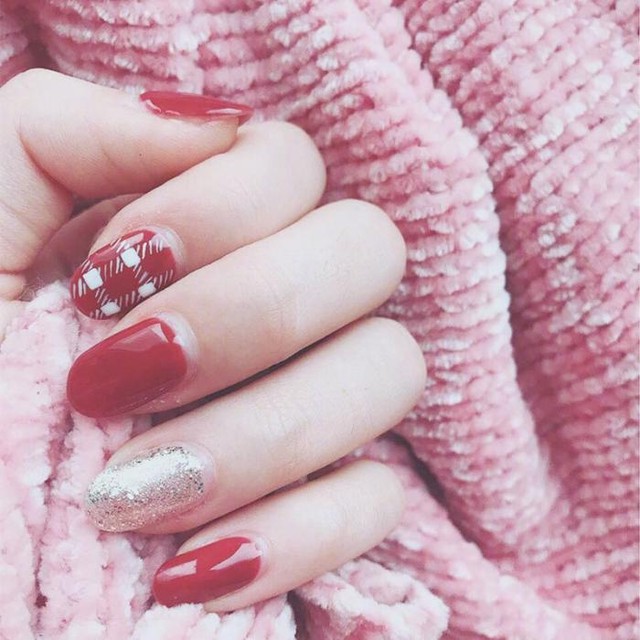 235赤にチェックとシルバーがキュートなネイルチップ 235 Lumierange