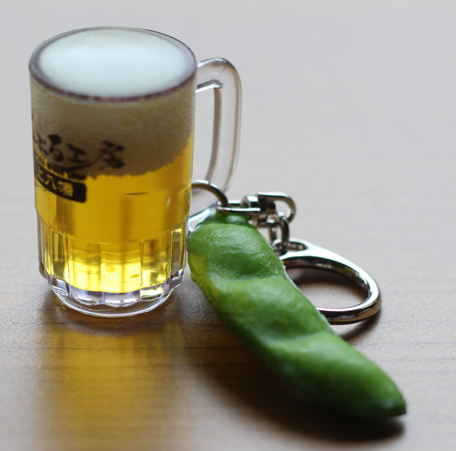 食品サンプル 枝豆ビールキーホルダー さんぷる工房
