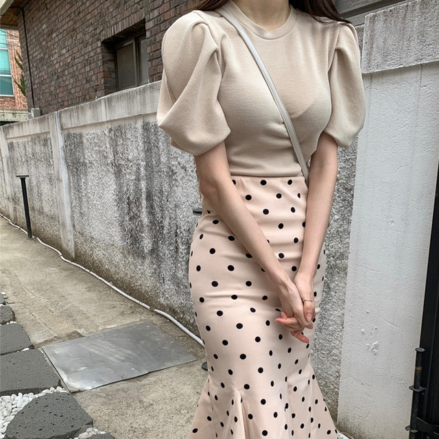 パフスリーブトップスドット柄マーメイドスカートセットアップ