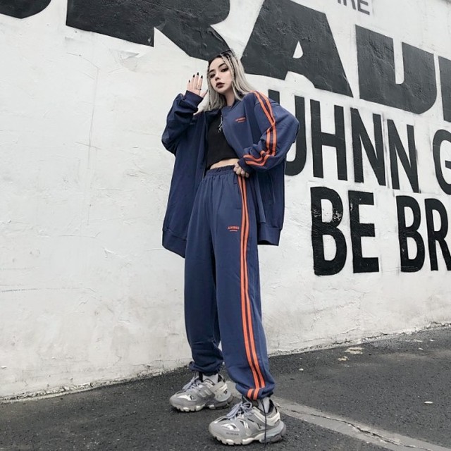 ジャージ セットアップ レディース 厚手 冬 レディース 韓国 ファッション レディース オーバーサイズ ジャージ セット ワイドパンツ ライン ロゴ スポーツ ジョギング ルームウエア カジュアル ストリート 冬物 春秋物 裏起毛 ゆったり リラックス Vestito