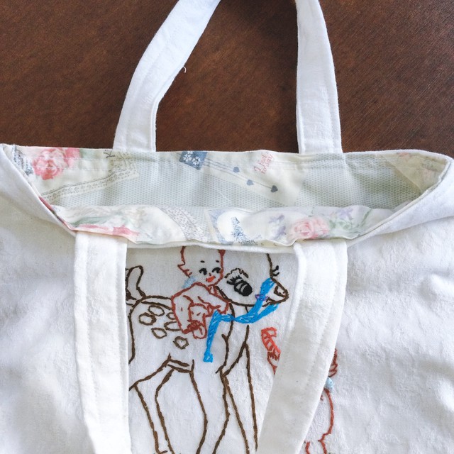 手作り刺繍バッグ バンビと仲よく遊ぶ双子 Mamehana まめはな