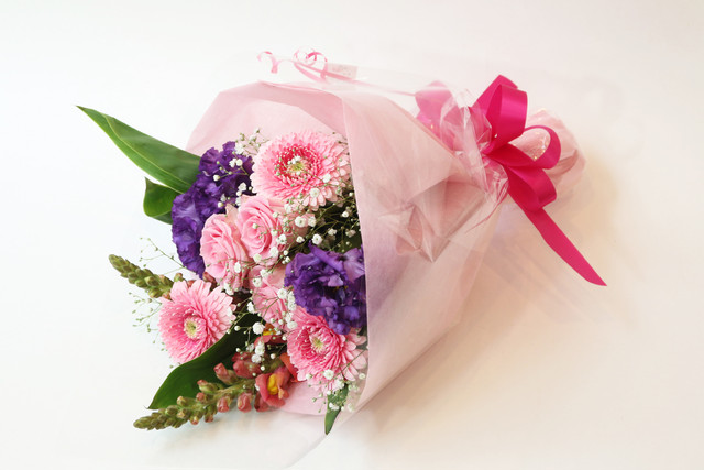 ビビッドピンク系 花束 誕生日 記念日 歓送迎 フラワーブティック さいとう