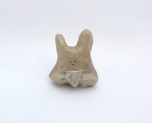 usagi 本をよむusagiブローチ
