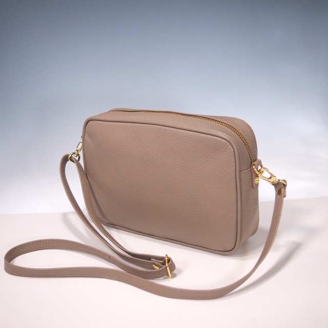 ハンドメイド 日本製 牛革 スクエア フォルム サコッシュ 斜め掛けショルダーバッグ お財布ポシェット スマホポケット トープ色 クリスタル ブランド