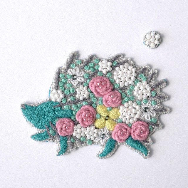 手刺繍シール ししゅール 花ダルマ Rd 刺繍ステッカー スマホ 花刺繍 ワッペン F I T O フィト