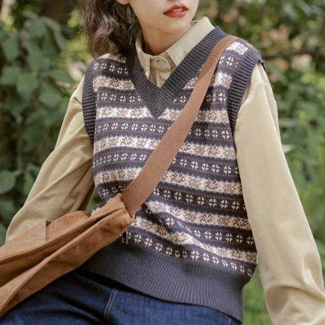 送料無料 レディース トップス ベスト ニット Vネック 柄 ノースリーブ レトロ アクリル 可愛い おしゃれ Ustr