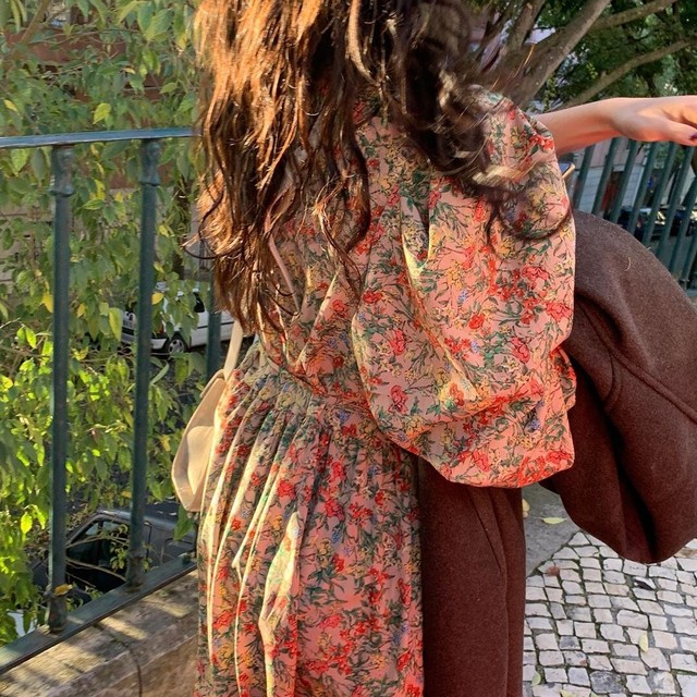 花柄ワンピース ボリューム袖 ワンピース 花柄 レトロ ミモレ丈 ロング ロング丈 長袖 ハイウエスト 大人 デート お出かけ 旅行 女子会 韓国 韓国ファッション オルチャン 可愛い レディース Fa436 Musubi Me 韓国 オルチャン レディースファッションのお店