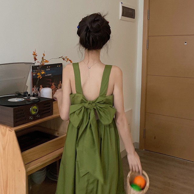 送料無料 ワンピース バックリボン ティアードワンピース ロングワンピース 3色展開 グリーン ホワイト ブラック ロング丈 ノースリーブ スクエアネック ストラップワンピース バックコンシャス フレア Aライン 裾フリル ガーリー おしゃれ カジュアル 大人 可愛い 大人