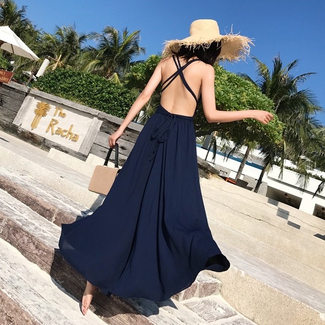 背中とスリットが大胆でセクシーな2本の紐で締めるホルターネックマキシ丈シフォンワンピース Mahalore To All Ladies