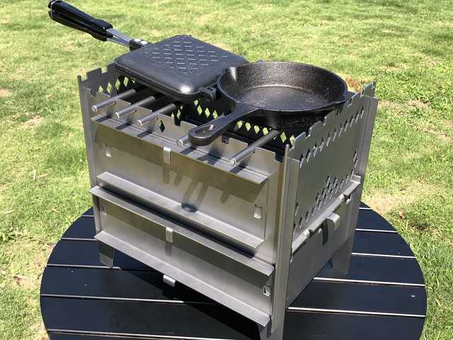 ピザ窯付ファミリータイプbbqグリル 焚き火台 ブリンドルキャンプ