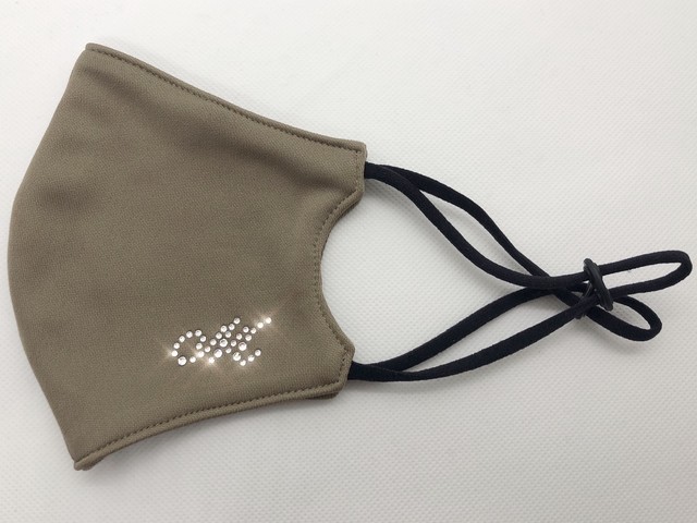 国産 スワロフスキー クリスタルのファッションマスク イニシャル カーキベージュ 裏地 綿100 国産 ギフトにも Fashion Mask Innovation