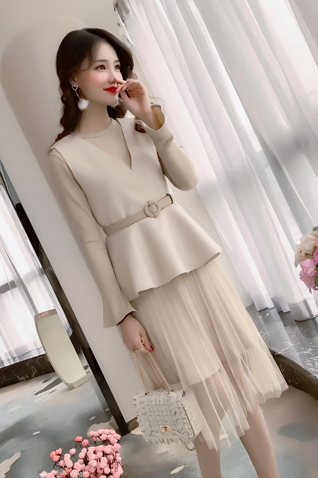 ワンピース セットアップ 2pセット 結婚式 パーティードレス ベージュ オフホワイト プリーツ ベルト付 Mahalore To All Ladies