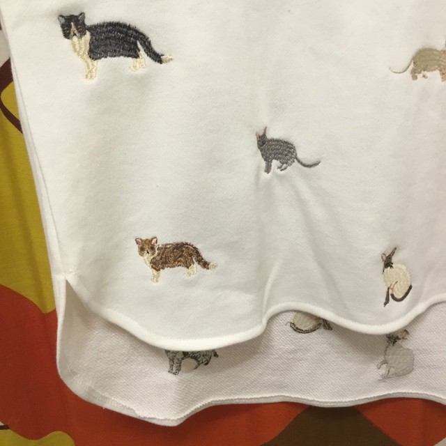 ネコ刺繍スウェット Freegia