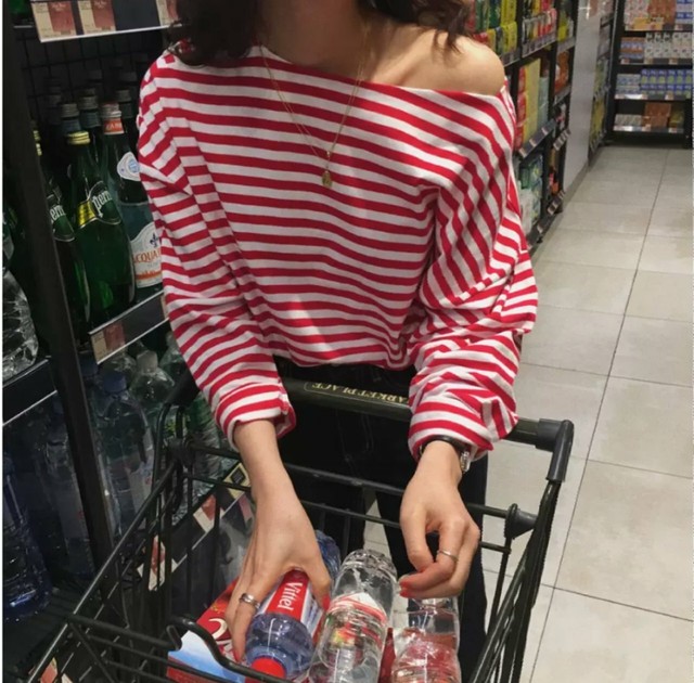 デザインボーダートップス レディース トップス カットソー 長袖トップストップス ボーダー柄 丸首 ボートネック 春 春服 レッド ブルー 青 赤 ボタン 肩ボタン 肩見せ ワンショルダー オフショル 肌見せ 大人 上品 チュニック カジュアル 1711 Sayurio レディース