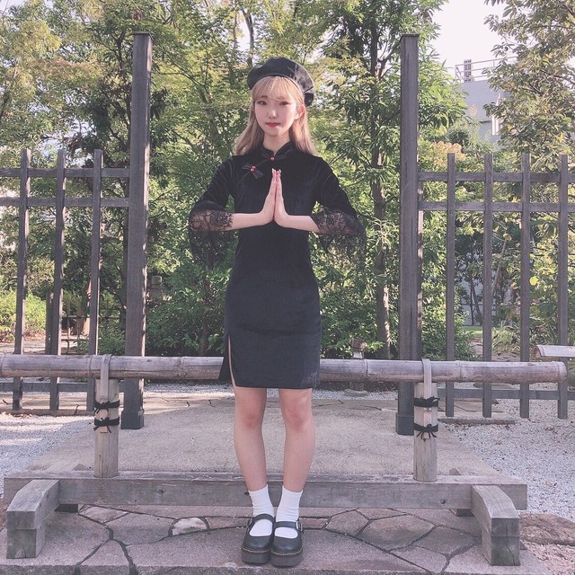 レースベルスリーブベロアチャイナワンピース Burlesque