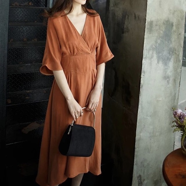 Vネックテラコッタカラーワンピース Fanfan Closet ファンファンクローゼット