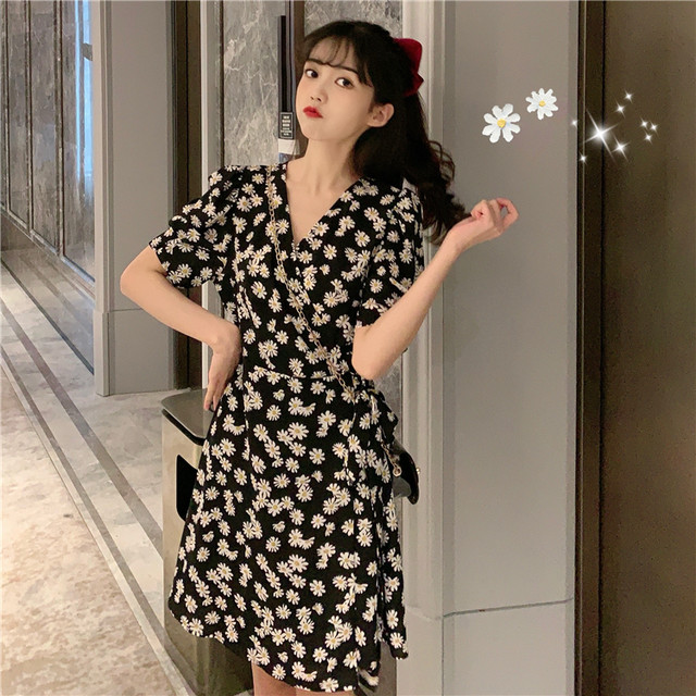 ワンピース きれいめ ミニ丈 ショート丈 ミニワンピース ブラック 黒 花柄 半袖 Vネック フェミニン 大人かわいい Evergreen