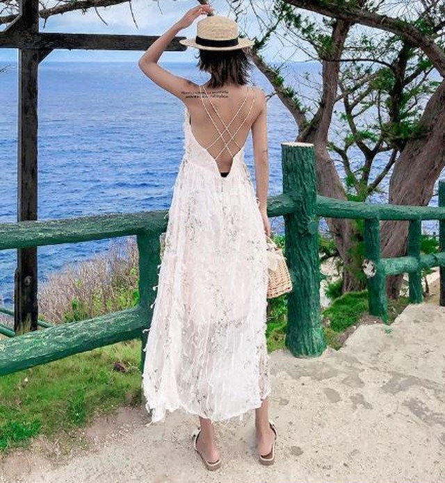 バッククロスマキシドレス レディース ホワイト 春夏 リゾート 海 ビーチ フレア ふんわり ロング キャミワンピース ワンピース 大きいサイズ サイズ豊富 バックコンシャス Aki1359 Fulgeo