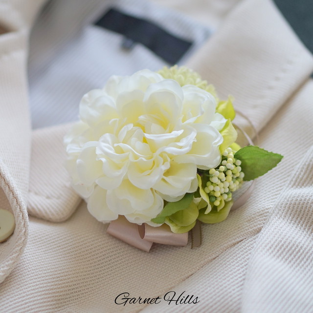 ホワイトダリアのコサージュ Garnet Hills ガーネットヒルズ Online Boutique