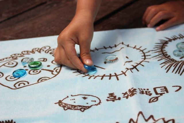遊べるタオルセット 沖縄の海の生物のかわいいイラストタオル ジンベイザメおはじきセット 今だけ価格 おうち時間応援 Neco Kids Shop