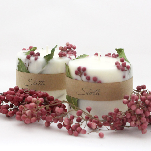 送料無料 ソイキャンドル M Pepper Berries 精油 ローズゼラニウム ボタニカル ドライフラワー ペッパーベリー Sloth スロース ドライフラワーを使用したハンドメイドピアスと天然素材キャンドル