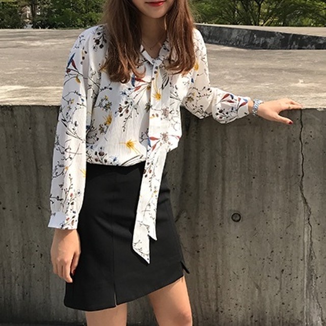 花柄 ボウタイブラウス トップス ボタニカル シフォン 長袖 春服 秋服 通勤 レディース I0525 Aeka Clothet For Worker