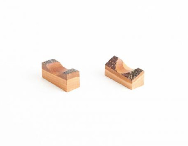 木村木品製作所 りんごの木 箸置き 2個セット 幅 40mm 奥行き 15mm 高さ 15mm Have Fun Furniture