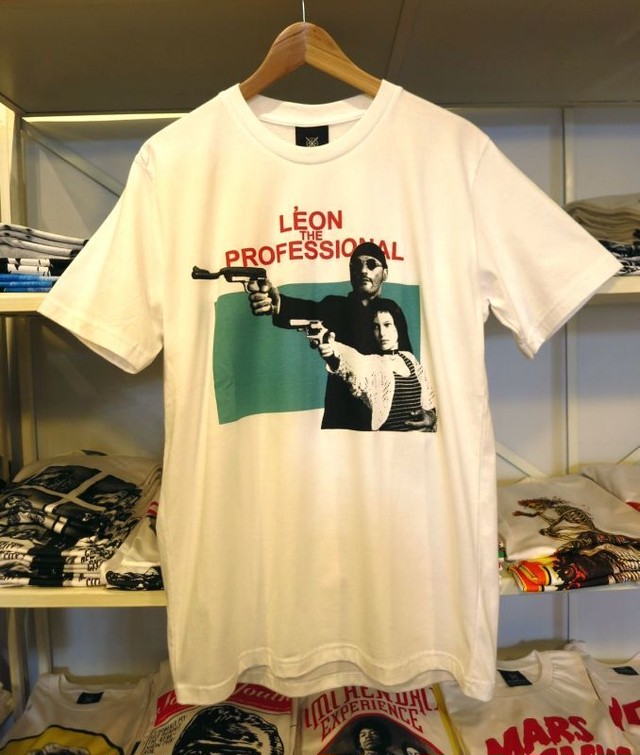 映画 Leon レオン Tシャツ Mサイズ 白 ジャン レノ ナタリー ポートマン アウトドアサーフィンダンス通販販売新品通販売新品 輸入アパレル 海外ファッションの ｎａｙｅｆｓ ネイエフス