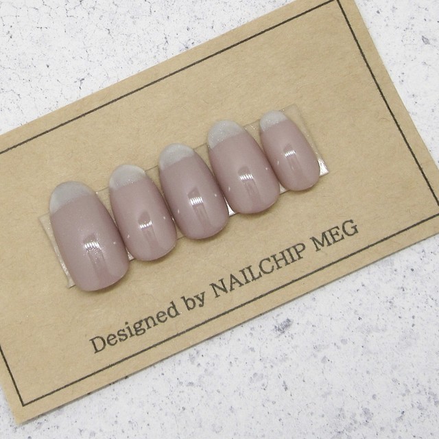 ニュアンスネイルチップ 夏 シンプル ピンクベージュ ミラー シルバー 普段使い The Simple Nail 60 Nailchip Meg