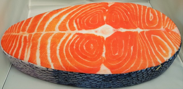 リアルクッションシリーズ 鮭の切り身クッション 雑貨繚乱 ざっかりょうらん