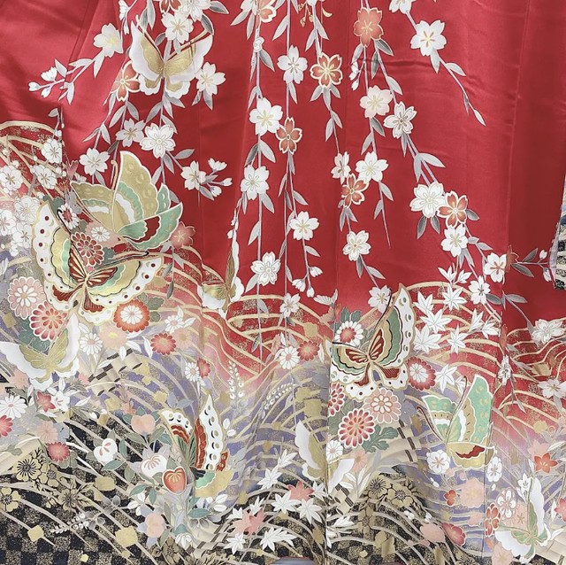 371 着物 振袖 正絹 赤 蝶文様 桜 梅 橘 154 5 164 5 着物屋ももゆり
