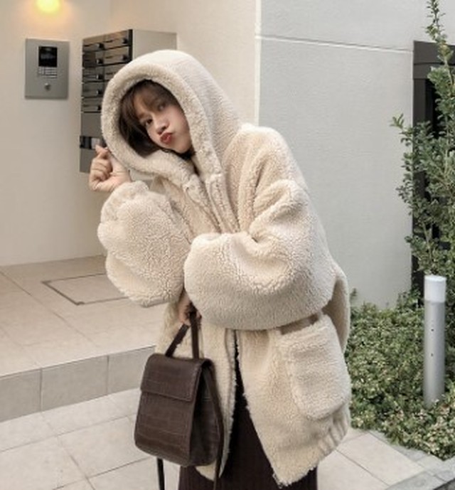長袖 ボア ブルゾン フーディー パーカー アウター ボリュームスリーブ ポケット付き ショートコート 毛皮風 リッチ 韓国 ファッション レディース 冬服 新作 春冬 春服 Idear