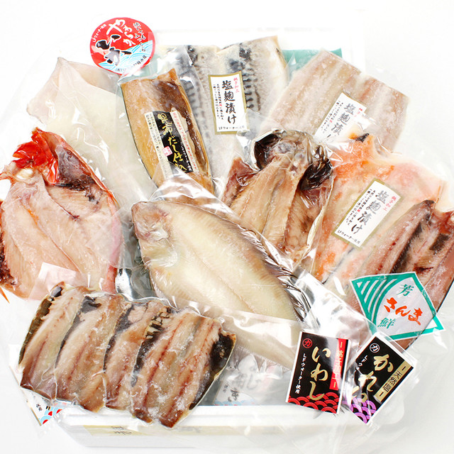 味比べ潮騒干物セット 8種類の魚種で１０品目の干物 味のバリエ ションも楽しめるボリューム満点干物セット 干物 かねこや