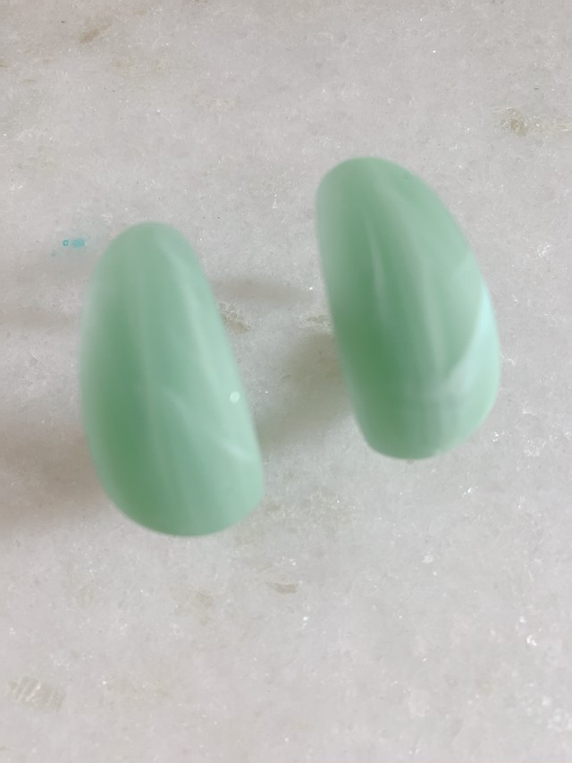 マーブルエメラルドグリーン フープピアス Dolly K マーブルエメラルドグリーン フープピアス Dolly K