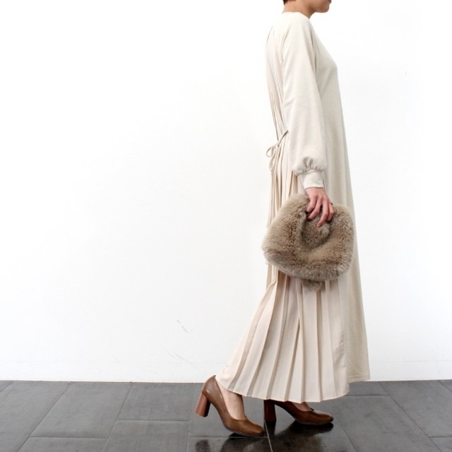 ポンチバックプリーツワンピース Pop Up By Positiva