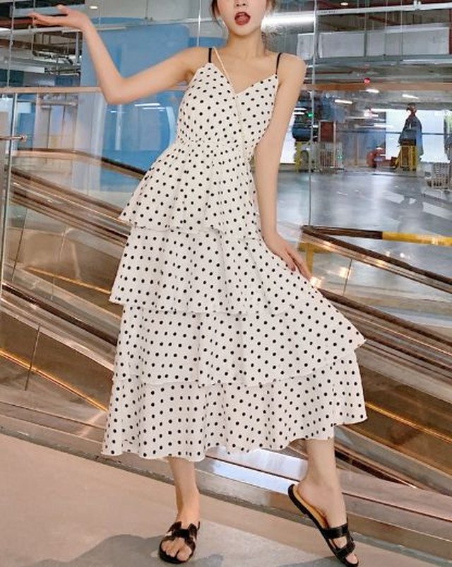 春服 レディース シャツワンピース ロング丈 ロングワンピース 黒 ワンピース 春夏 ティアードワンピース ドット柄 Jm4039 ワンピの里
