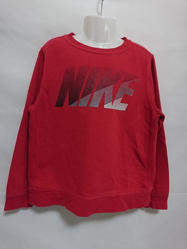 古着 ジュニア150cm Nike ナイキ 裏起毛 スウェットシャツ トレーナー 子供用 普段着 レッド 687 スポーツウェア シューズの古着屋 リサイクルスポーツ