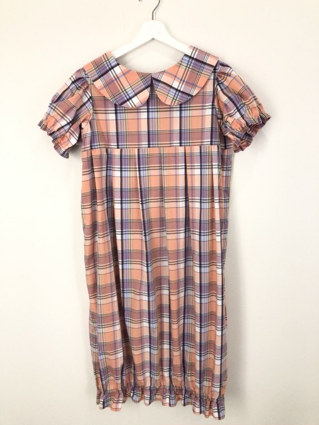 オレンジ系マドラスチェック生地のふんわり上品なオールシーズン丸襟ワンピース 一点もの コットン100 高級感 大人 可愛い パフスリーブ 半袖 ミモレ ロング プリーツ 丸襟ワンピース専門店 アーデルハイド ビルケ