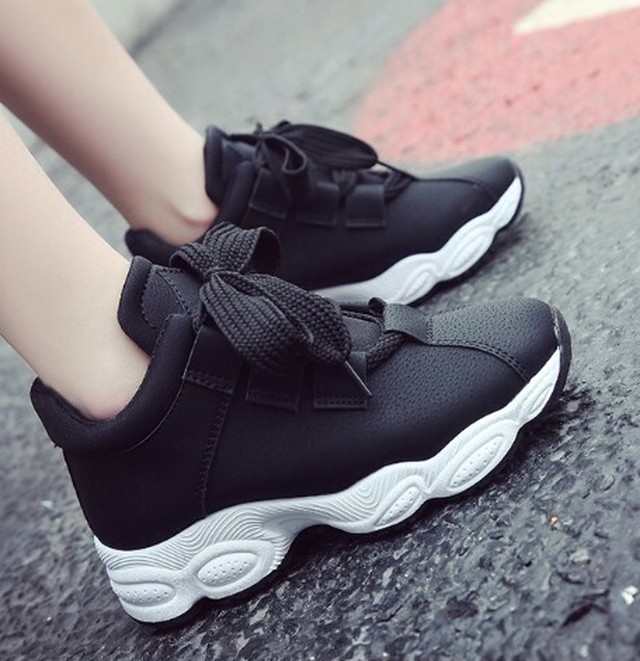 レディース スニーカー 厚底 ボリューム ローカット 美脚 太めリボン 大人可愛い ストリート カジュアル キュート 韓国ファッション シューズ オルチャン 秋 冬 春服 新作 Idear