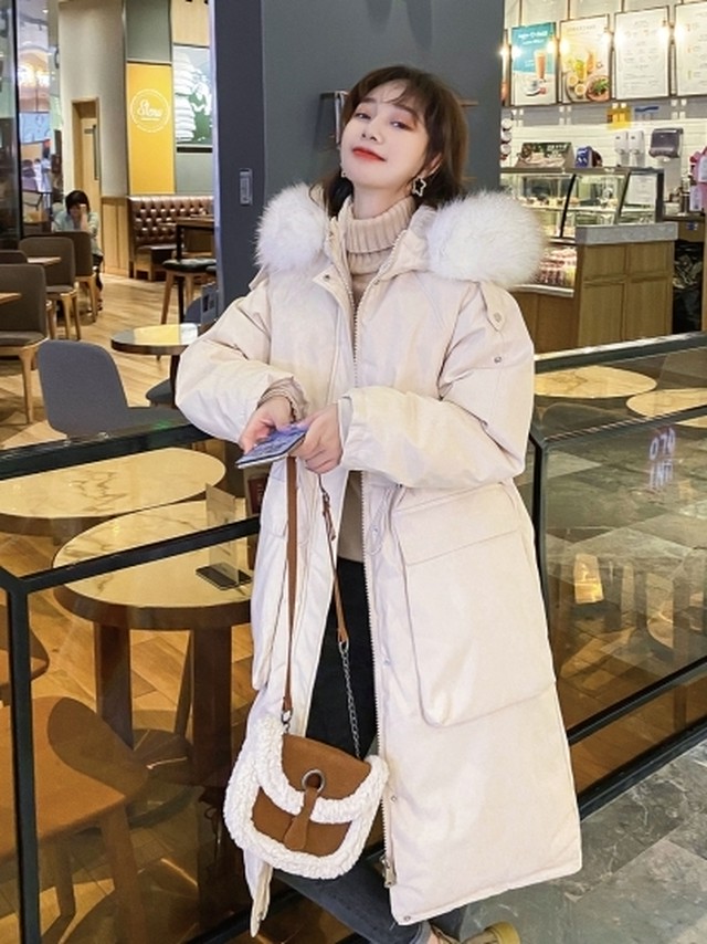 ダウンジャケット ラクーンファー フルジッパー オーバーサイズ 韓国ファッション 冬 ミドルレングス もこもこ 防寒 あったか おしゃれ ガーリー 大人気 定番 プチプラ フード付き ファー付き Leaflower 001 リーフラワー レディースファッション専門店