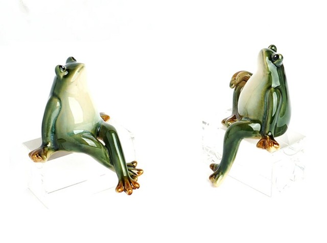 陶器製 カエルの置物 2体 ペア 蛙 かえる フロッグ かわいい インテリア オブジェ 置物 ディスプレイ Zakkalieto リエット