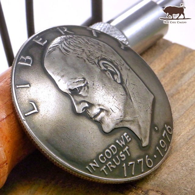 大型 コンチョ アメリカ 建国0年 1ドル 人物 アイゼンハワー 37mm コインコンチョ ボタン 本物コイン使用 コンチョ本舗