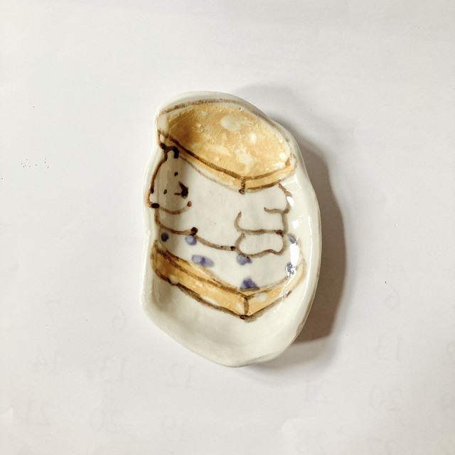 しろくまバターサンド豆皿 すずきたまみ 陶芸作品 ヤマトとニコメのネットストア