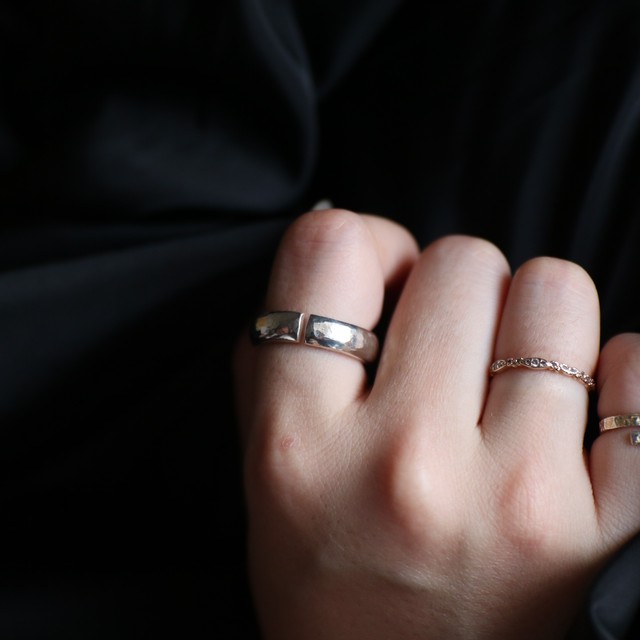 シルバー990 ギャップアンイーブンリング 槌目 Naturich