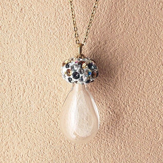 モノトンゴルゴンタケ ジュエリーきのこボトルネックレス Devigel アロマときのこ好きのためのハンドメイドアクセサリーshop