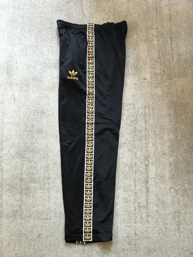 Adidas トレフォイルサイドライン ジャージパンツ Push Me Harder